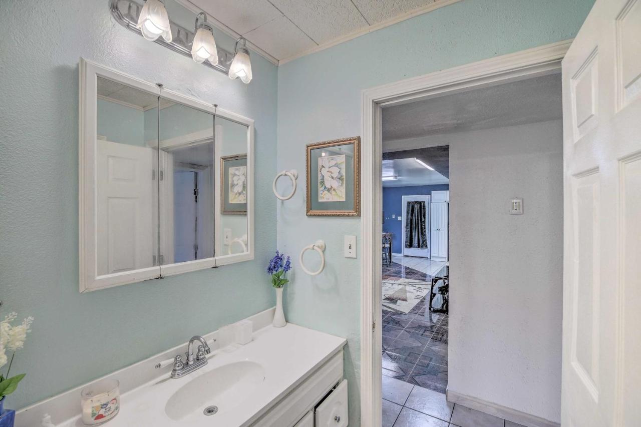 Gulf Coast Home Less Than 2 Mi To Parks And Museums! Orange Exterior photo